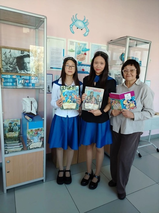 КНИГА В МИР ОТКРЫВАЕТ ДВЕРИ